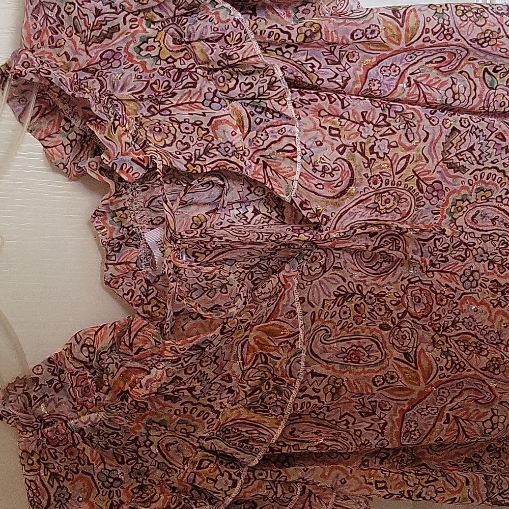 Adorable Ruffel Pasley Blouse - Picture 2 of 8